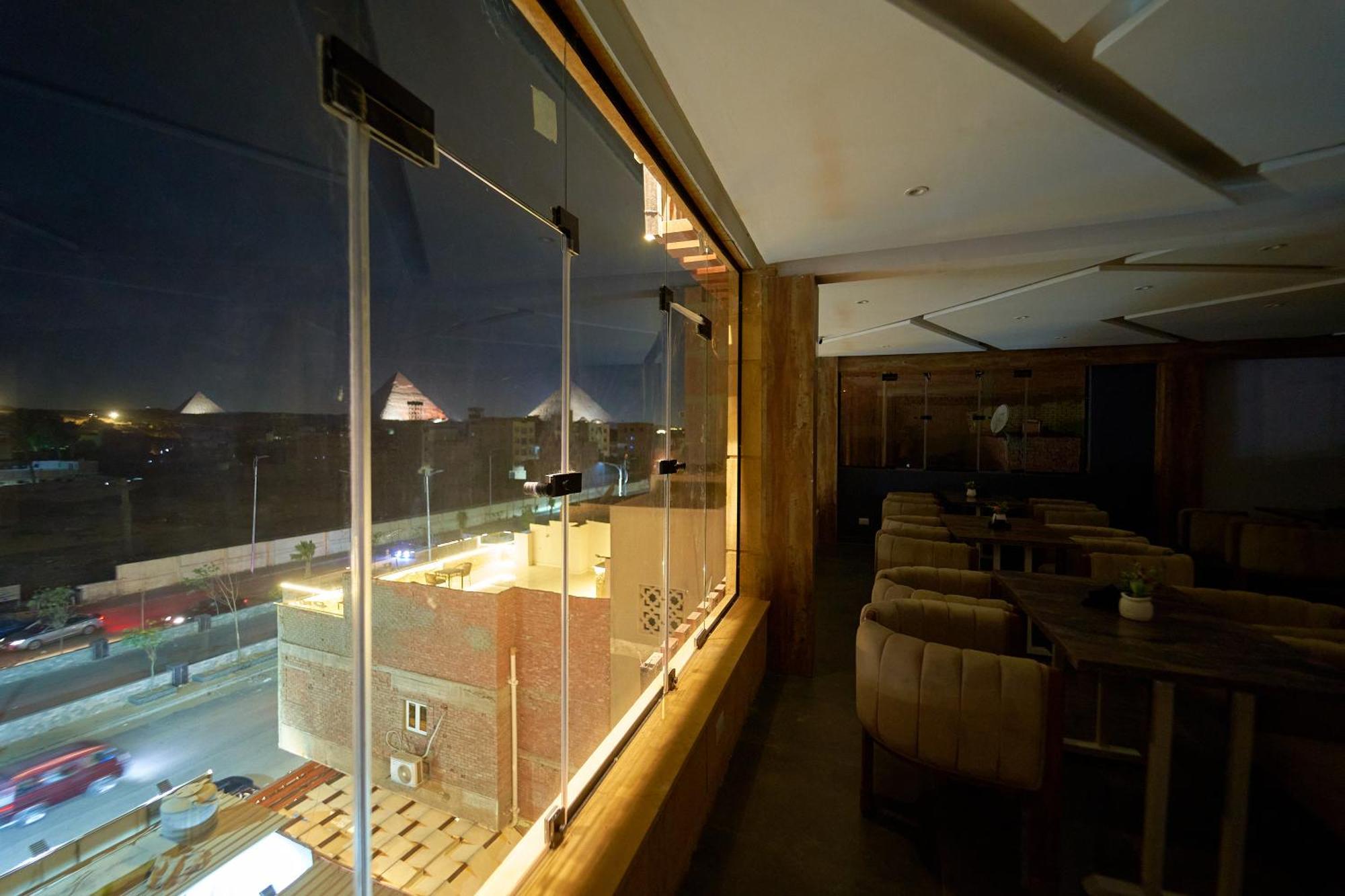 Crown Pyramids View Hotel Giza Bagian luar foto