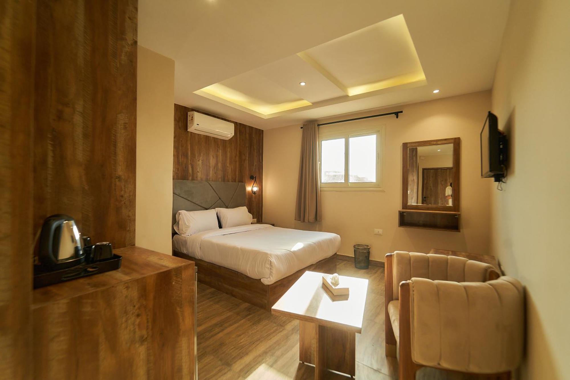 Crown Pyramids View Hotel Giza Bagian luar foto